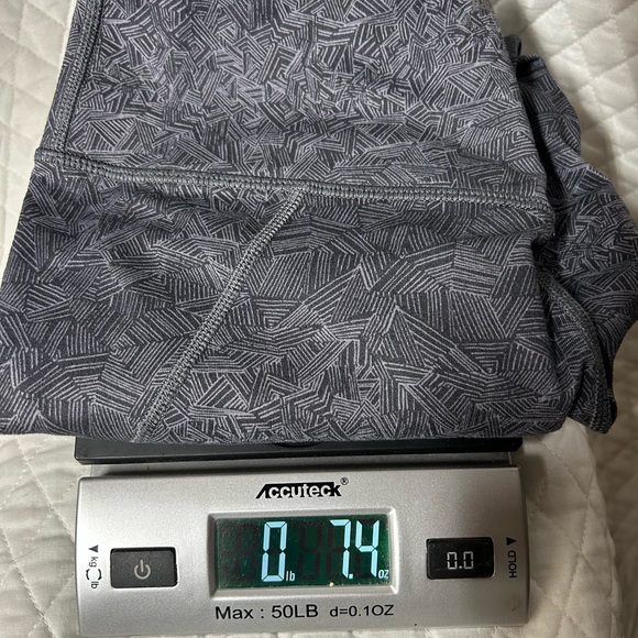 Patagonia women’s capri leggings, small
Workout, comfy - Picture 7 of 7